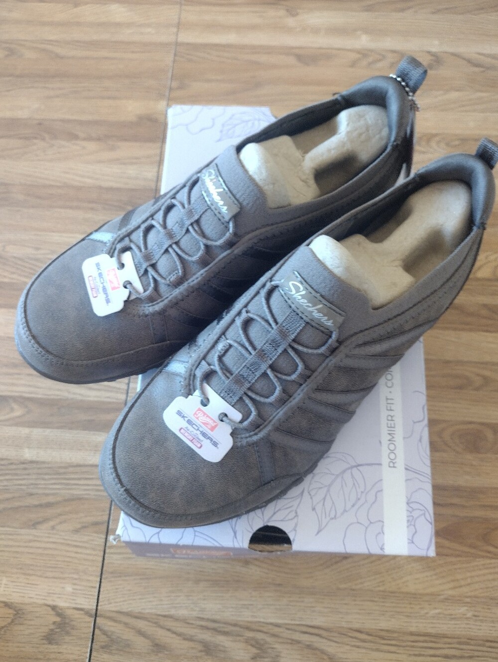 Womens Skechers Dark Taupe Relaxed Fit Breathe-easy Remember Me Slip In Sneakers